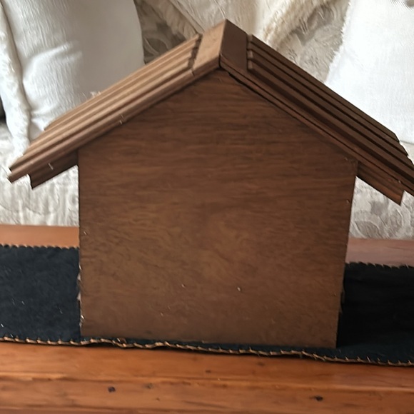 Nativity Stable - Picture 3 of 5